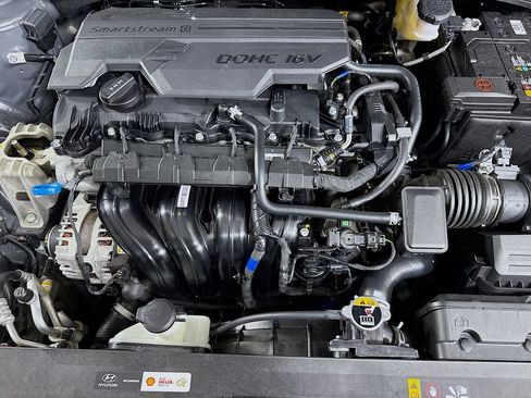 Certified 2025 Hyundai Elantra Sport FWD image 33