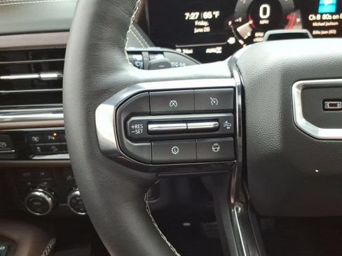 Used 2025 GMC Yukon Denali Ultimate AWD/4WD image 36
