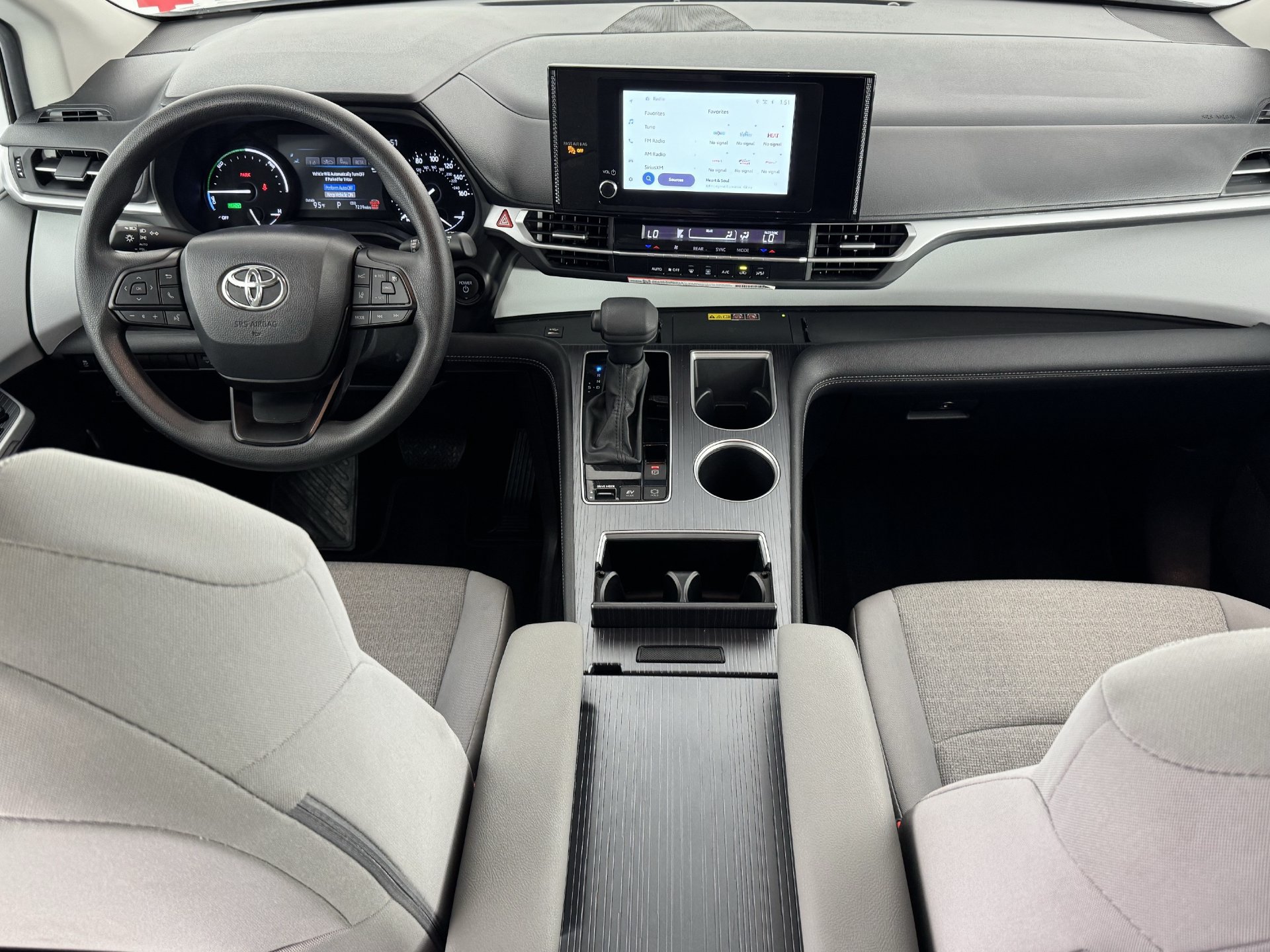 Certified 2026 Toyota Sienna LE FWD image 24
