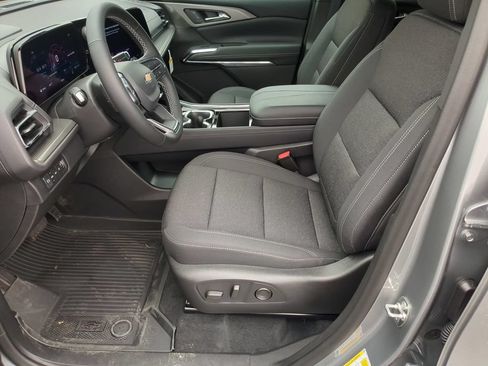 New 2026 Chevrolet Traverse LT w/ Driver Confidence Package AWD/4WD image 17