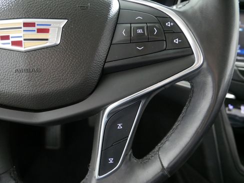 Used 2017 Cadillac XT5 Luxury image 28