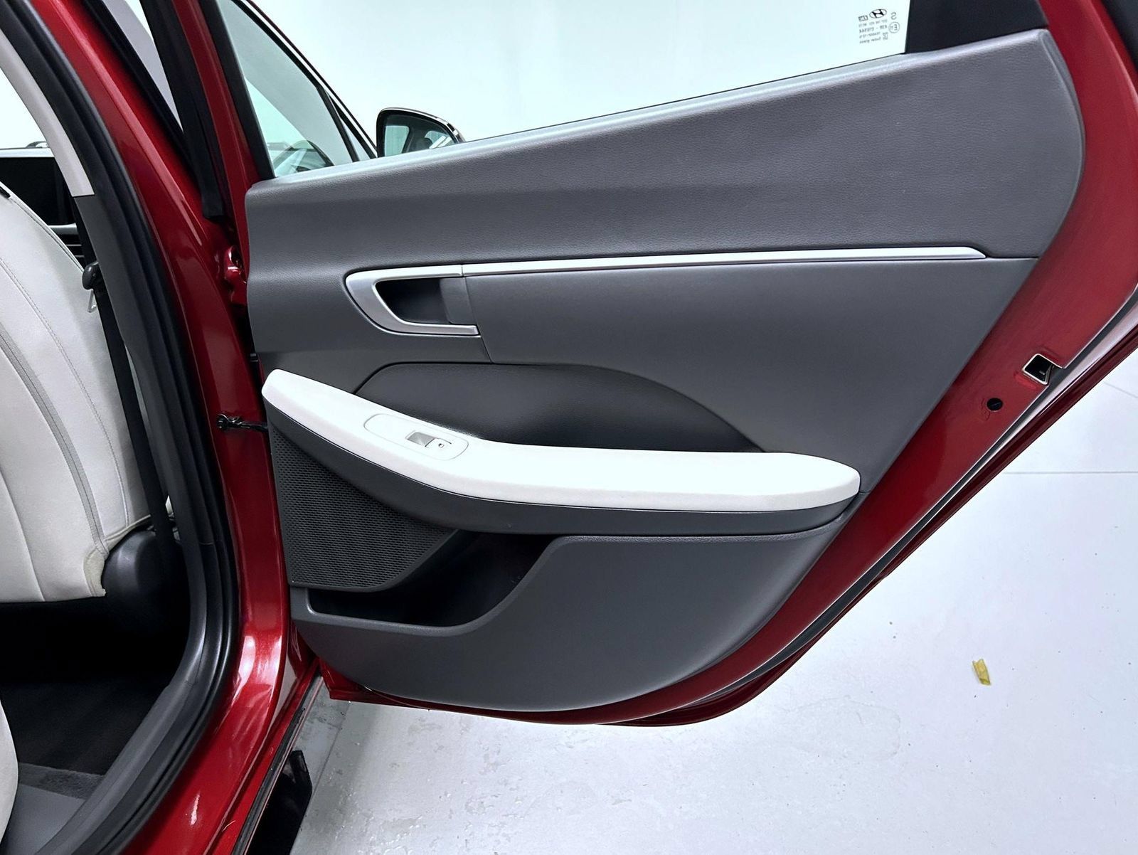 Used 2025 Hyundai Sonata SEL FWD image 17