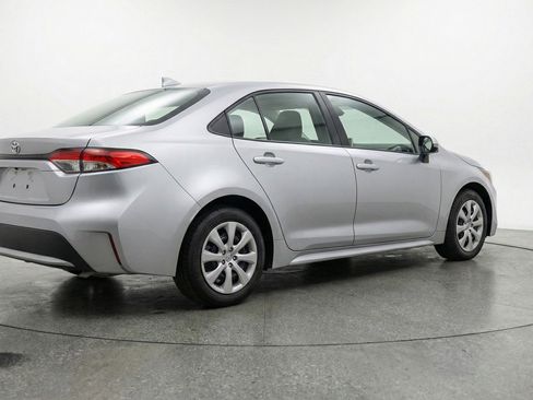 Used 2025 Toyota Corolla LE FWD image 9