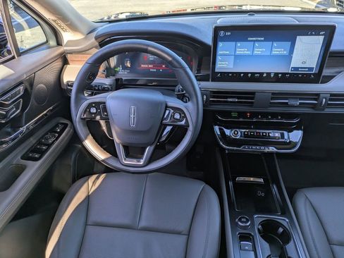 New 2025 Lincoln Corsair Grand Touring w/ Equipment Group 301A AWD/4WD image 17