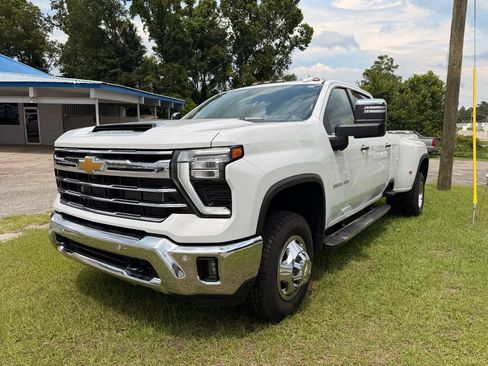Used 2024 Chevrolet Silverado 3500 LTZ w/ LTZ Convenience Package AWD/4WD image 1