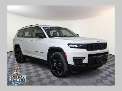 Used 2023 Jeep Grand Cherokee L Limited w/ Black Appearance Package AWD/4WD image 1