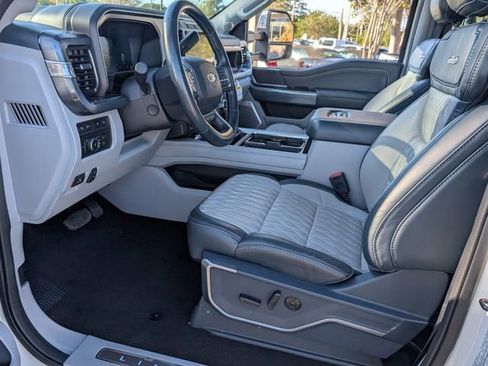 Used 2024 Ford F250 Limited image 9