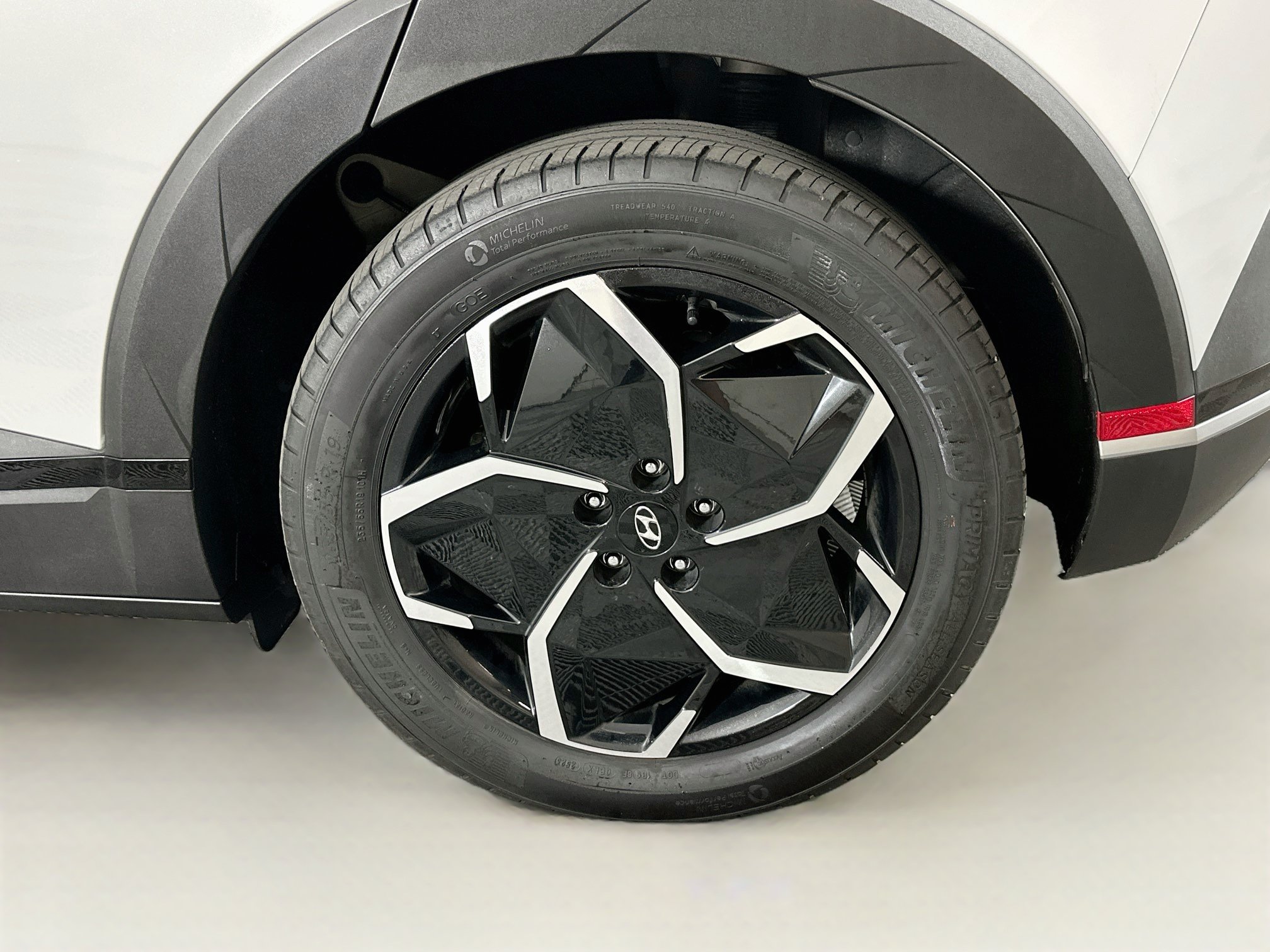 Used 2024 Hyundai Ioniq 5 SEL RWD image 11