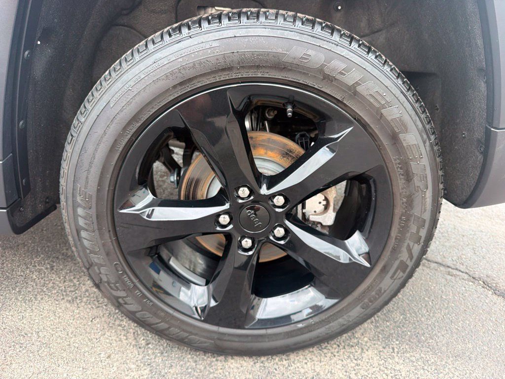 Used 2024 Jeep Grand Cherokee Altitude AWD/4WD image 58