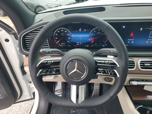 New 2026 Mercedes-Benz GLS 580 4MATIC image 28