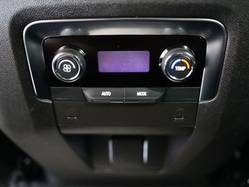 Used 2025 Chevrolet Suburban Z71 AWD/4WD image 19
