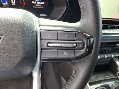 Used 2024 Chevrolet Colorado LT RWD image 23