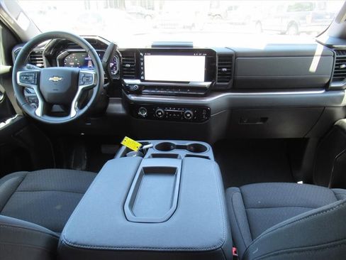 Used 2024 Chevrolet Silverado 1500 LT AWD/4WD image 12