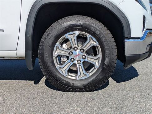 Used 2023 GMC Sierra 1500 SLT w/ X31 Off-Road Package image 12