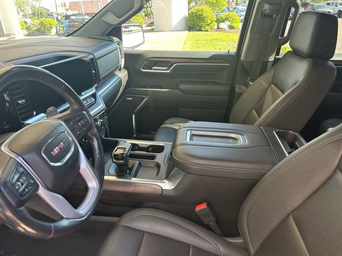 Used 2022 GMC Sierra 1500 SLT w/ SLT Convenience Package AWD/4WD image 9