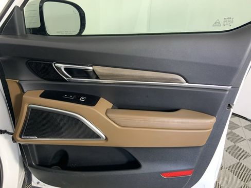 Used 2020 Kia Telluride SX w/ SX Prestige Package image 28