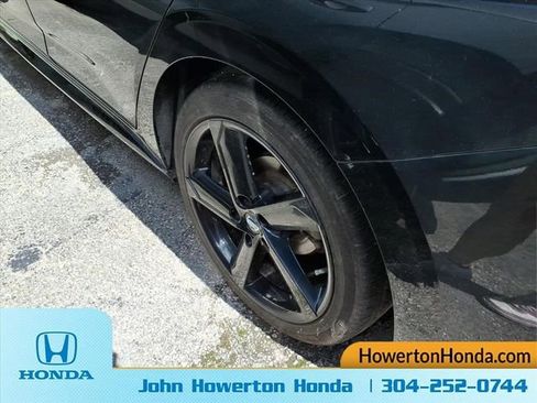 Used 2023 Nissan Sentra SR w/ Midnight Edition Package FWD image 9