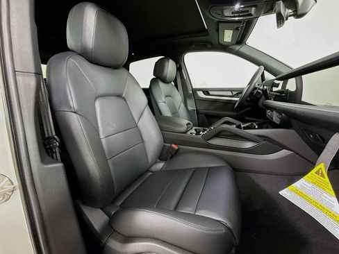 New 2026 Porsche Cayenne S image 29