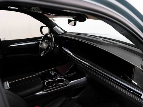 Used 2025 Cadillac Escalade V w/ LPO, Floor Liner Package image 28