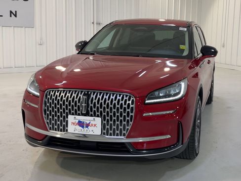 Used 2023 Lincoln Corsair FWD image 4