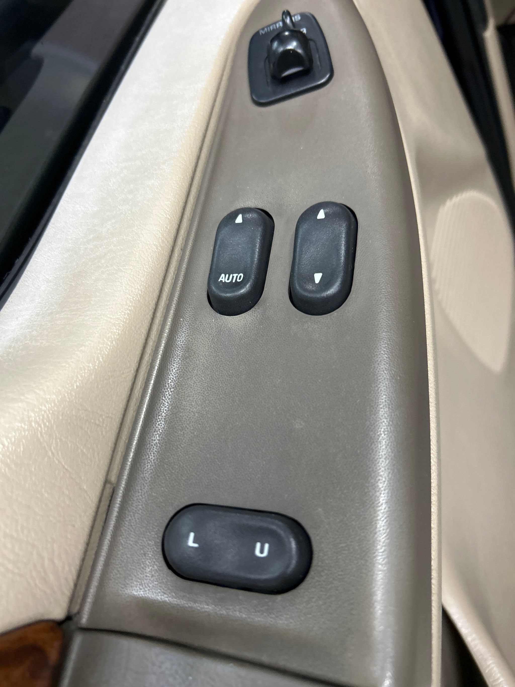 Used 2001 Ford F250 Lariat AWD/4WD image 10
