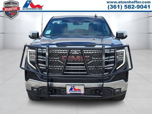 Used 2022 GMC Sierra 1500 SLT w/ SLT Convenience Package image 2