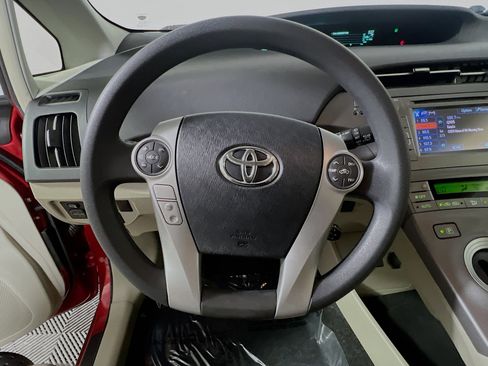Used 2015 Toyota Prius Two image 18