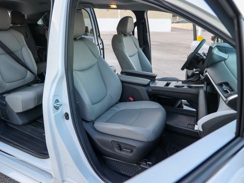Certified 2026 Toyota Sienna XLE FWD image 42