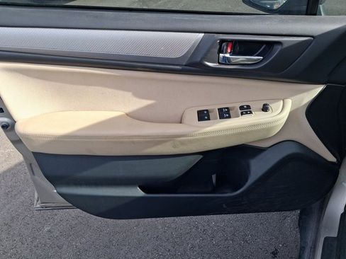 Used 2017 Subaru Outback 2.5i Premium image 17