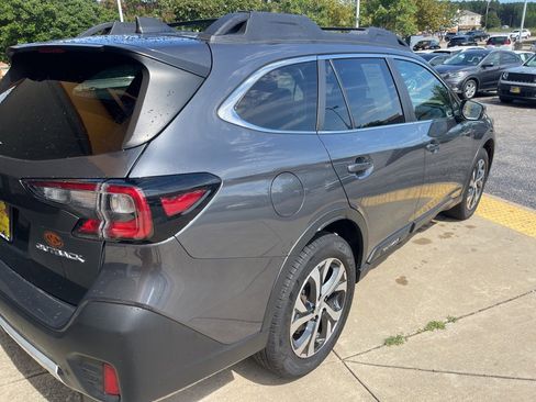 Used 2021 Subaru Outback Limited image 4