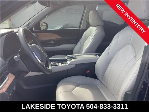 Used 2025 Toyota Grand Highlander AWD Hybrid image 9