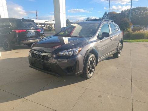 Used 2023 Subaru Crosstrek 2.0i image 3