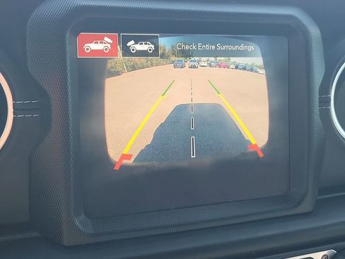 Used 2022 Jeep Wrangler Unlimited Sahara w/ Safety Group image 27