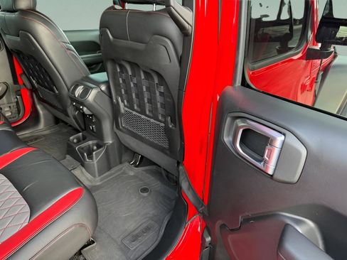 Used 2023 Jeep Wrangler Unlimited Rubicon w/ Xtreme 35 Tire Package AWD/4WD image 10