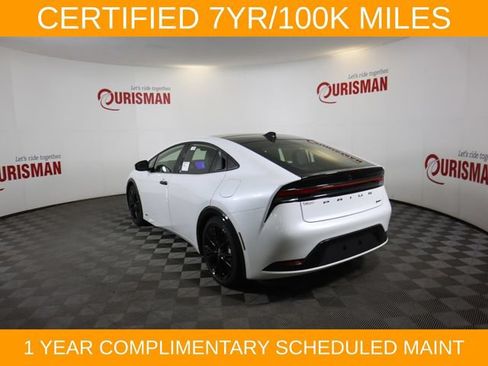 Used 2025 Toyota Prius AWD image 21