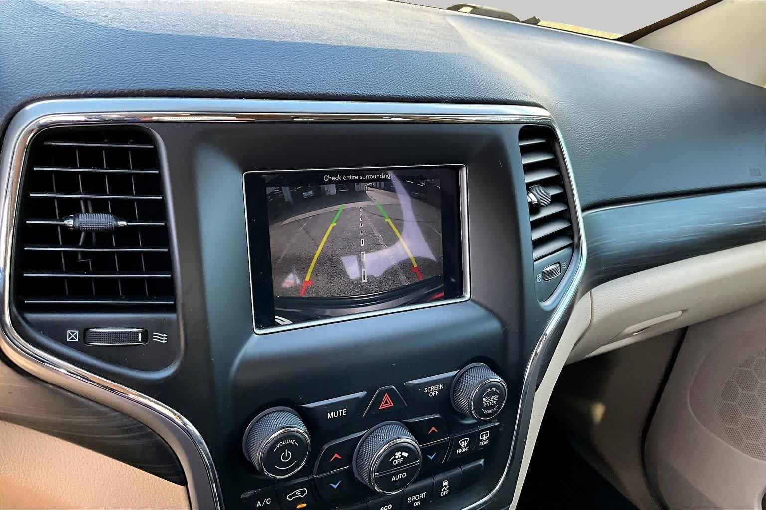 Used 2020 Jeep Grand Cherokee Laredo RWD image 31