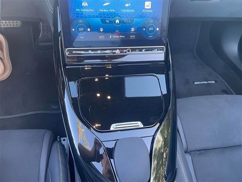 Used 2022 Mercedes-Benz SL 63 AMG 4MATIC w/ AMG Aerodynamic Package image 39