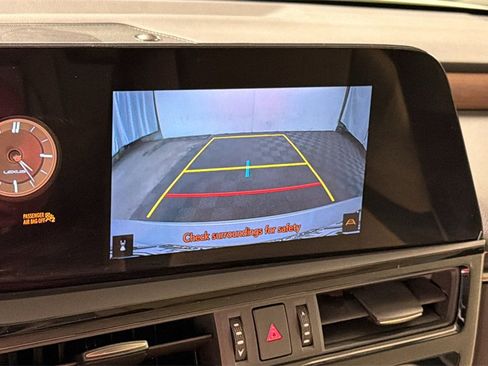 Certified 2023 Lexus ES 250 w/ Premium Package image 27