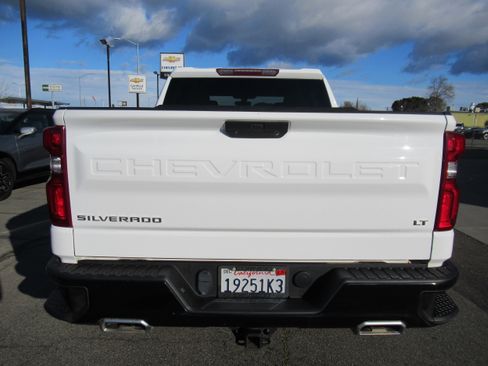 Used 2021 Chevrolet Silverado 1500 LT Trail Boss image 6