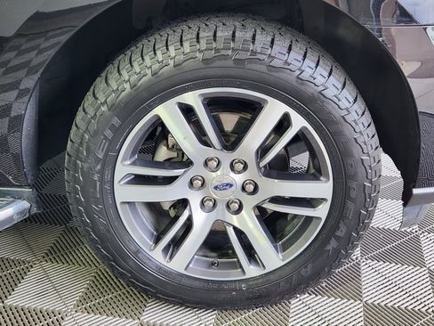 Used 2023 Ford Expedition Limited AWD/4WD image 9
