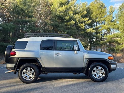 Used 2010 Toyota FJ Cruiser 4WD image 5