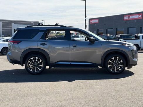 New 2026 Nissan Pathfinder Platinum w/ Cargo Package AWD/4WD image 7