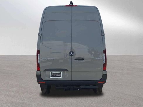 Used 2026 Mercedes-Benz Sprinter 2500 image 4