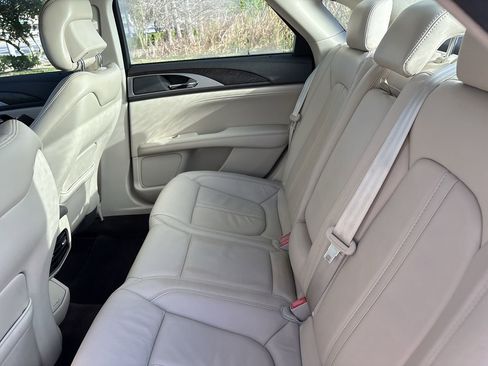 Used 2017 Lincoln MKZ Select image 18