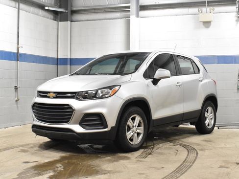 Used 2018 Chevrolet Trax LS image 3