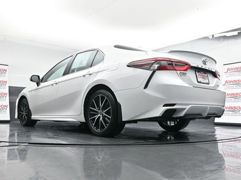 Used 2023 Toyota Camry SE image 35