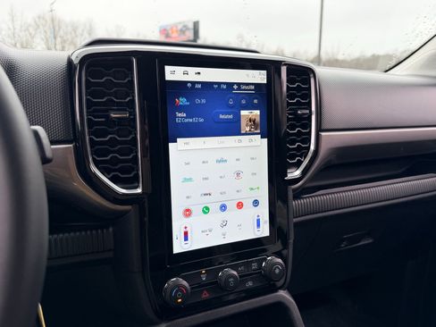 New 2025 Ford Ranger XLT w/ FX4 Off-Road Package image 23