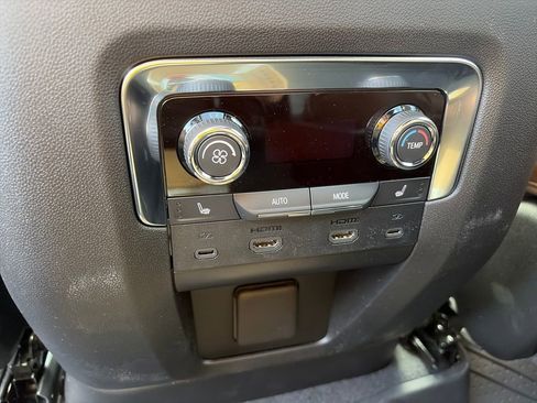 New 2026 Chevrolet Suburban High Country AWD/4WD image 11