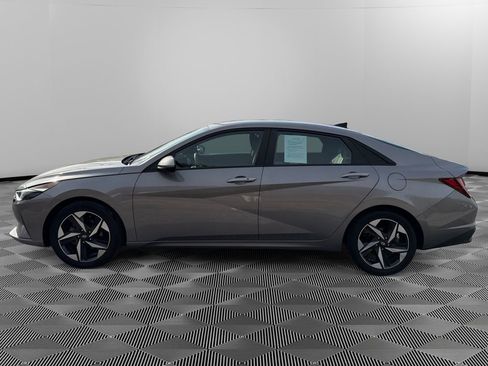 Used 2023 Hyundai Elantra SEL w/ Convenience Package image 4