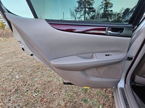 Used 2004 Lexus ES 330 image 21